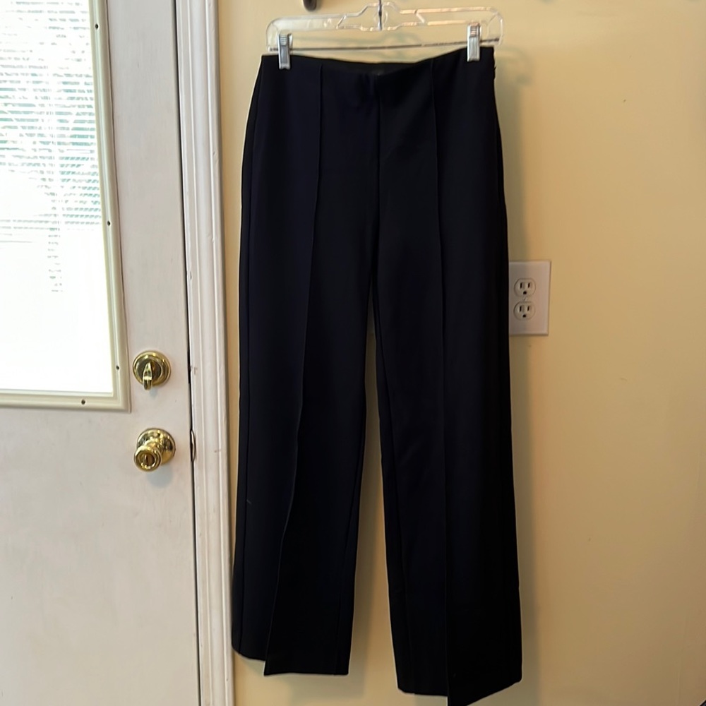 Ann Taylor Trouser pant size 70 % viscose 25 % nylon 4% spandex.